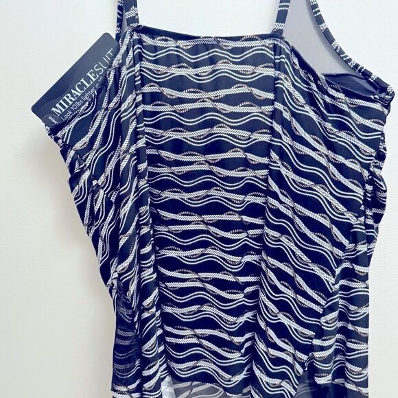 MIRACLESUIT Plus Size Linked In Mirage Underwire Tankini Top swimsuit - Picture 10 of 12